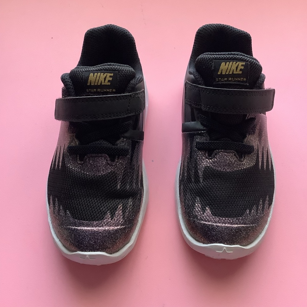 Nike kids star runner - black and metallic purple